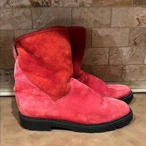 Blondo Women's Red fleece lined Suede Boots; size 8; good condition
